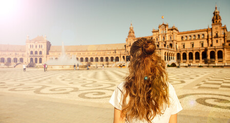 woman travel in Spain- Seville,  plaza of Espagna - obrazy, fototapety, plakaty