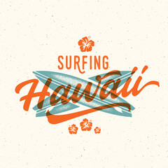 Surfing Hawaii Aloha lettering. Havaiian summer tropical sign, label, vintage card template with shabby texture. Crossed surfing boards and hibiscus flowers decorative illustration Isolated © createvil