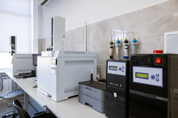 The gas chromatograph system with head space sampler. The system provides reliable capabilities for...