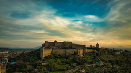 ATARDECER SOBRE EL CASTILLO DE TRUJILLO CACERES