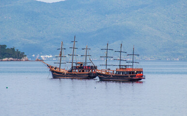 Navios Piratas da praia da Cachoeira do Bom Jesus Canavieiras  Florianópolis Santa Catarina Brasil Florianopolis