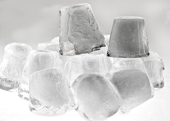 Cubos conicos de hielo primer plano