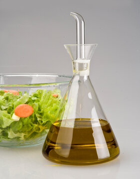 Aceitera de cristal y ensaladera