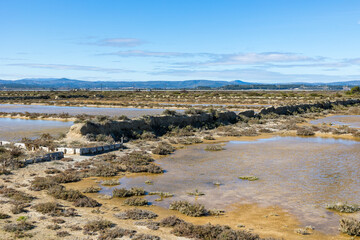 Ancien salin près de la Réserve naturelle régionale de Sainte-Lucie à Port-la-Nouvelle (Occitanie, France)
