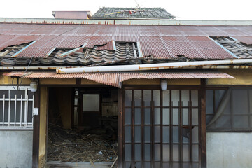 日本の岡山県笠岡市のとても古くて美しい建物