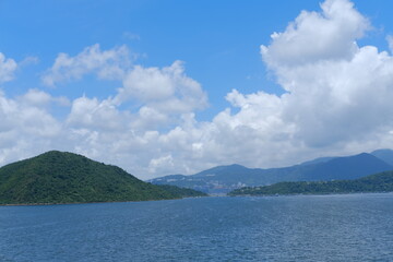 Fototapeta na wymiar lake and mountains