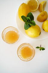 Lemon and mint lemonade
