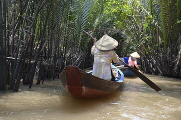 Different Vietnam images, streets, markets, temples, buildings, rivers, beaches, and national parks.