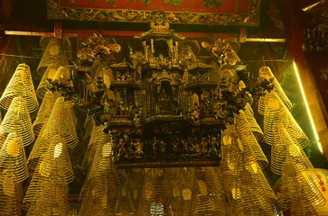 Different Vietnam images, streets, markets, temples, buildings, rivers, beaches, and national parks.