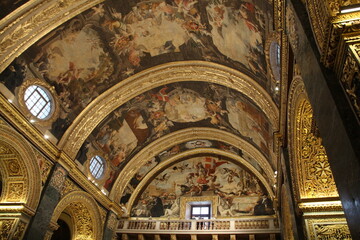 Fototapeta na wymiar Interior view of the ornate St. John’s Co-Cathedral in Valletta, Malta 