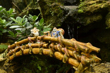 Different Vietnam images, streets, markets, temples, buildings, rivers, beaches, and national parks.