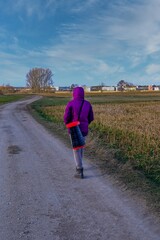 Spaziergang mit Sitzpausen zur Regeneration des R&uuml;ckens