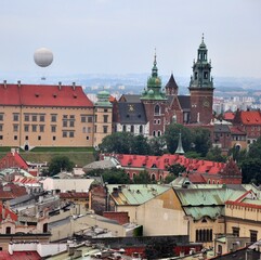 Obraz premium View of castle and old town of Cracow, Poland 