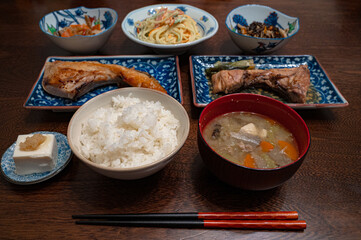 鰤カマ定食