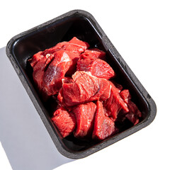 Barquette de viande rouge.