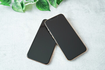 ２台のスマートフォン