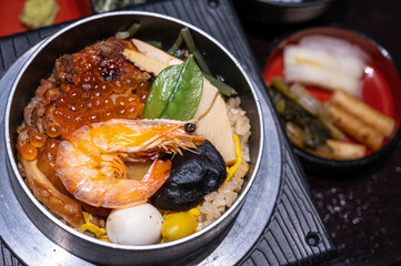 具だくさん釜飯