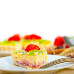 kiwi and strawberry pie tart
