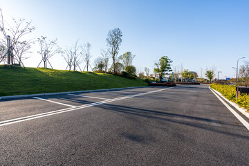 Fototapeta premium parking lot in city park