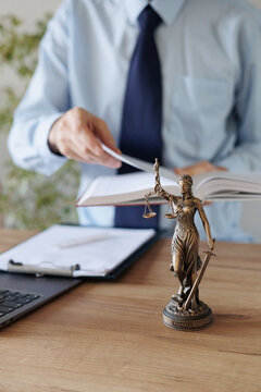 A Male Lawyer At A Meeting With A Client, Legal Advice Online. Resolution Of Disputes Of The Family Code During Divorce And Division Of Property. Work As A Lawyer In A Law Firm Or As A Judge. Appeal