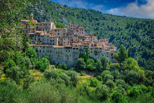 Peillon - village perch&eacute;