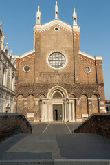Venezia. Facciata della Basilica di San Giovanni e Paolo accanto alla Scuola Grande di San Marco.