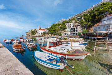 Fototapeta na wymiar Omish Riviera. Pisak is a small tourist village located on the Omish Riviera. Dalmatia, Croatia