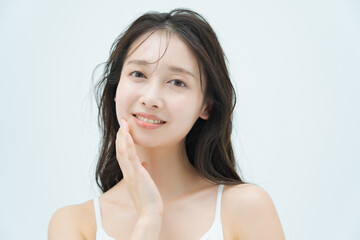 しっとり肌の女性の美容イメージ 