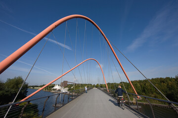 Doppelbogenbruecke ueber dem Rhein-Herne-Kanal 