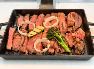 Fresh grilled rare beef with vegetables