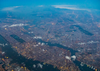 Fototapeta premium Evening aerial view of the beautiful landscape of Manhattan