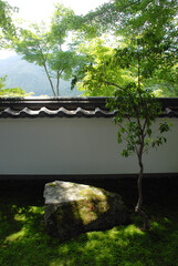 三千院　境内の白塀　京都市左京区
