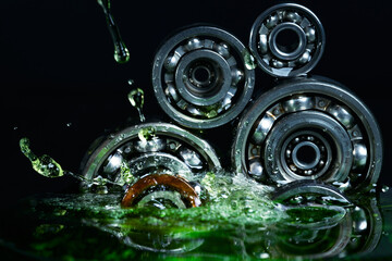 Ball bearing. Lubricating oil.