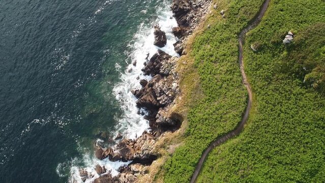trait de cote en bretagne vue en drone