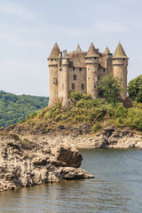 Naklejka premium Le château de Val (XIIIème siècle) à Lanobre, dans le Cantal 