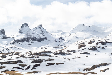 Obraz premium View of some snow-covered peaks in cirque d'anéou at french pyrenees. Famous area of ski touring. 