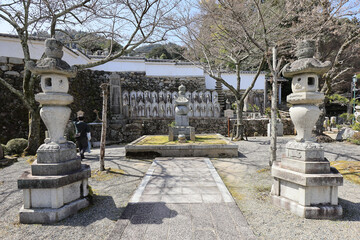 Fototapeta premium 西教寺の明智光秀の一族の墓