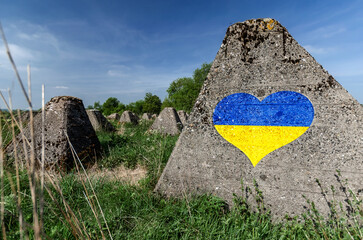 Ukraine-Herz auf Panzersperre