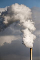 Industrie business cheminée usine fumée co2 carbone environnement