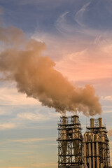 Industrie business cheminée usine fumée co2 carbone environnement 
 - obrazy, fototapety, plakaty