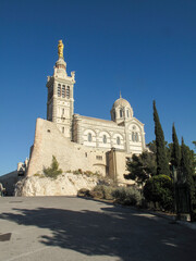 Fototapeta na wymiar Ansicht der Basilika Notre-Dame-de-la-Garde