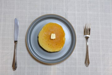 バターの乗ったパンケーキ