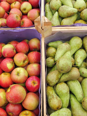 Äpfel und Birnen auf dem Wochenmarkt