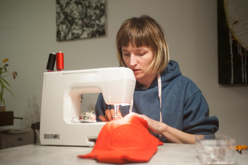 woman sewing machine