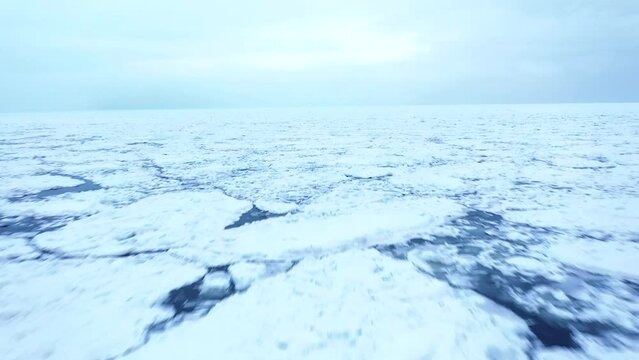 知床半島の流氷　空撮