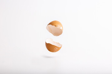 玉子の殻 © ドンピエロ