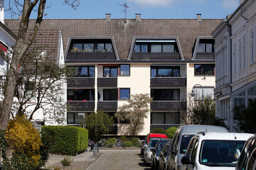 Moderne weisse Wohngebäude , Mehrfamilienhaus, , Bremen, Deutschland, Europa