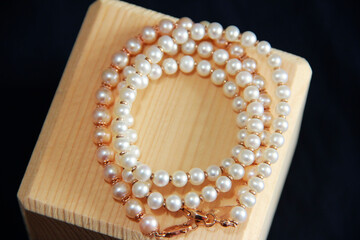 white pearl necklace women's jewelry