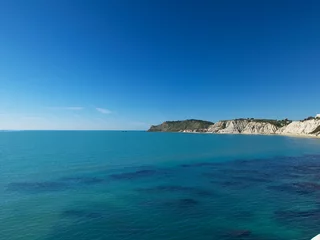 Photo sur Plexiglas Scala dei Turchi, Sicile Vue sur la mer Méditerranée depuis une falaise rocheuse sur la côte de Realmonte — la Scala dei Turchi. Sicile, Italie
