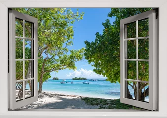 offenes Fenster zum Meer © dbrus